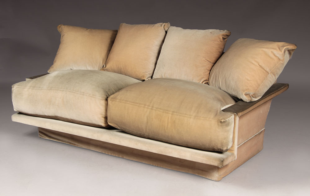 SOFA CONFORTABLE MODELO DE MATTA PARA DOS AMPLIOS CUERPOS. SOFA CONFORTABLE MODELO DE MATTA PARA DOS AMPLIOS CUERPOS.
