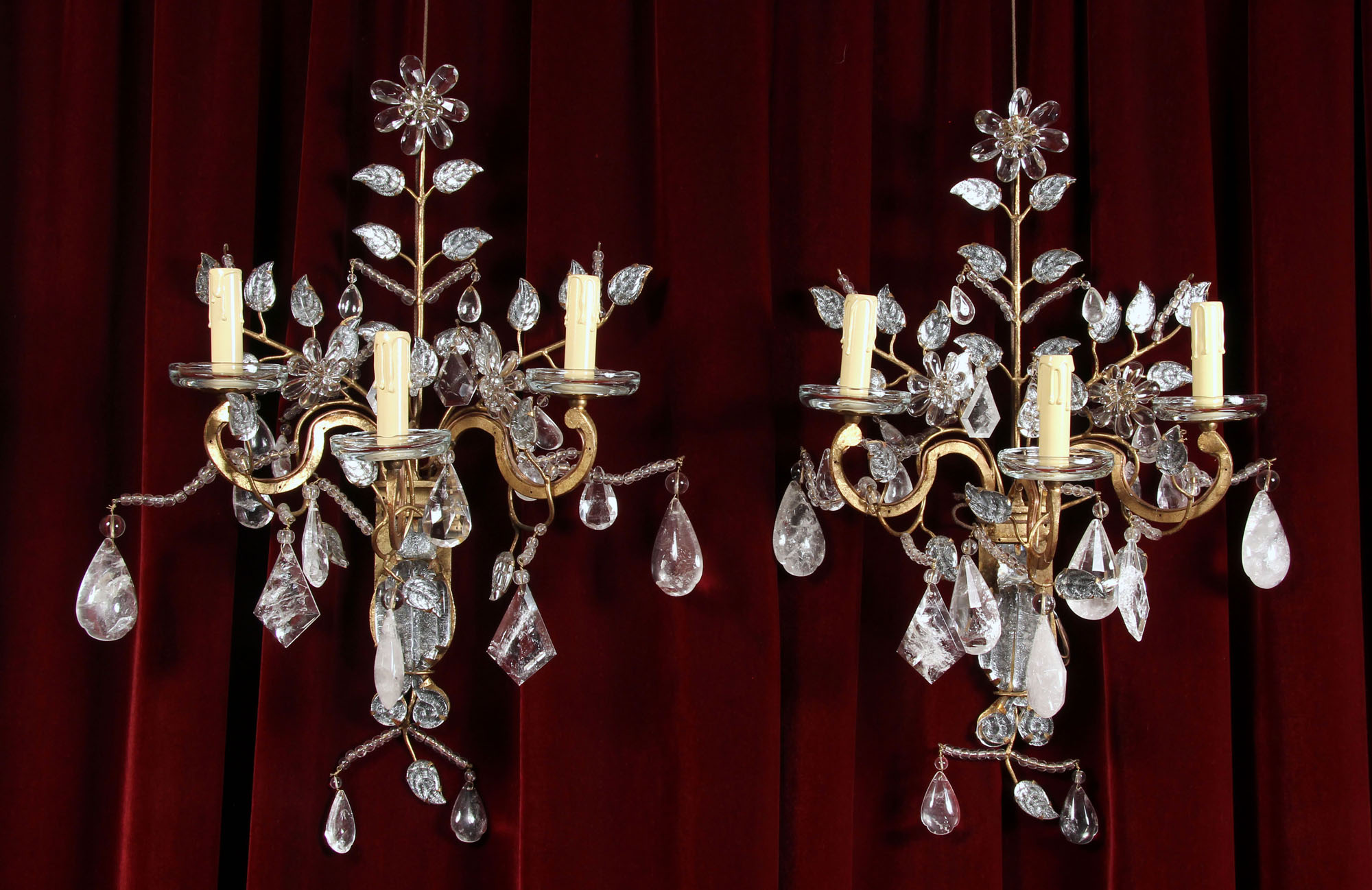 PAR DE APPLIQUES FRANCESES AL ESTILO BAGUES.