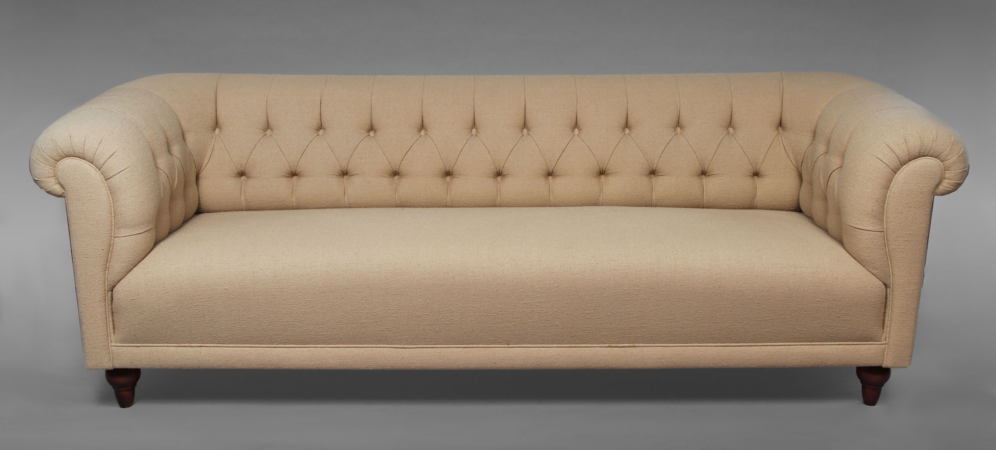  SOFA CONFORTABLE PARA TRES CUERPOS. 