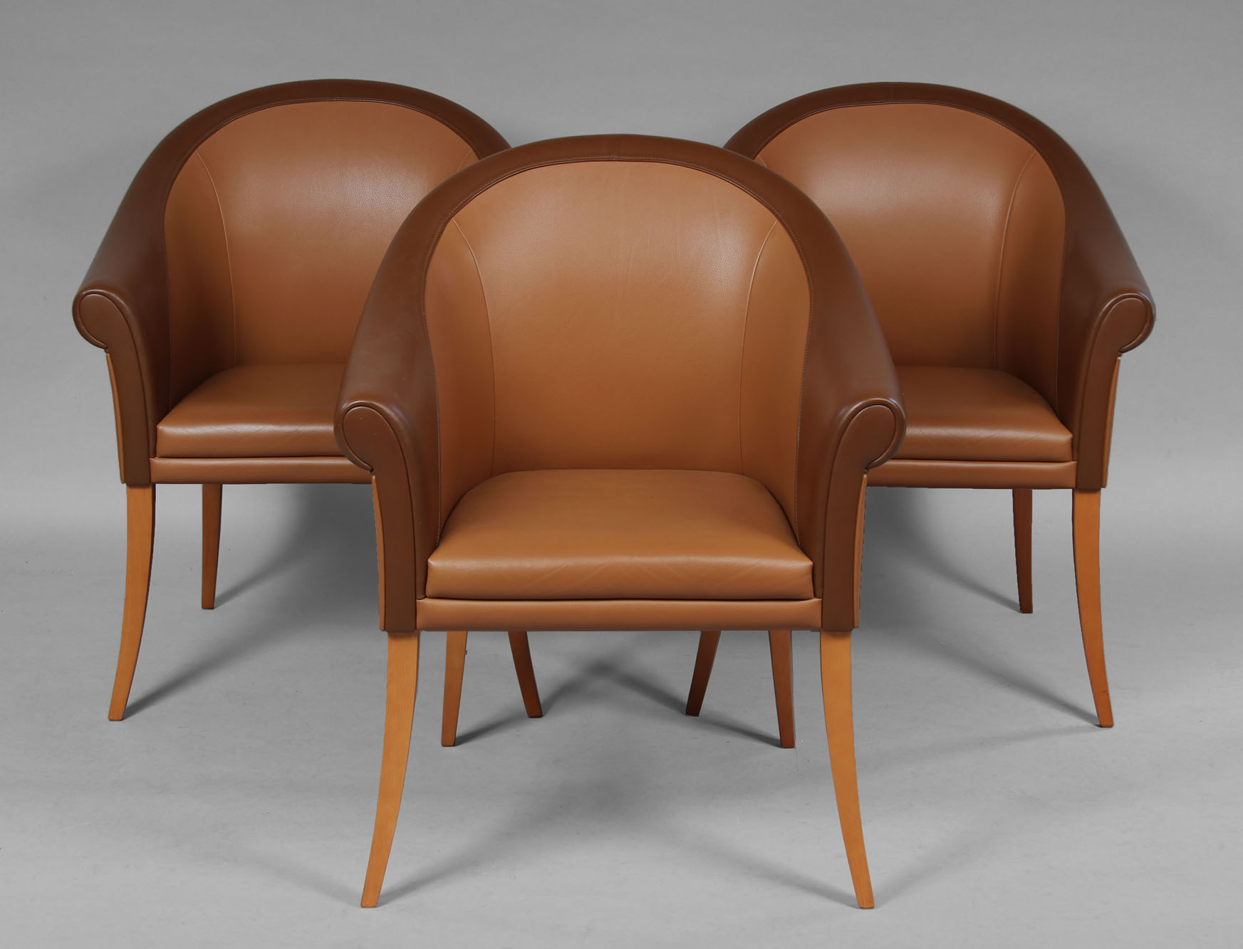  CINCO SILLONES ITALIANOS DE DISEÑO MODERNO. 