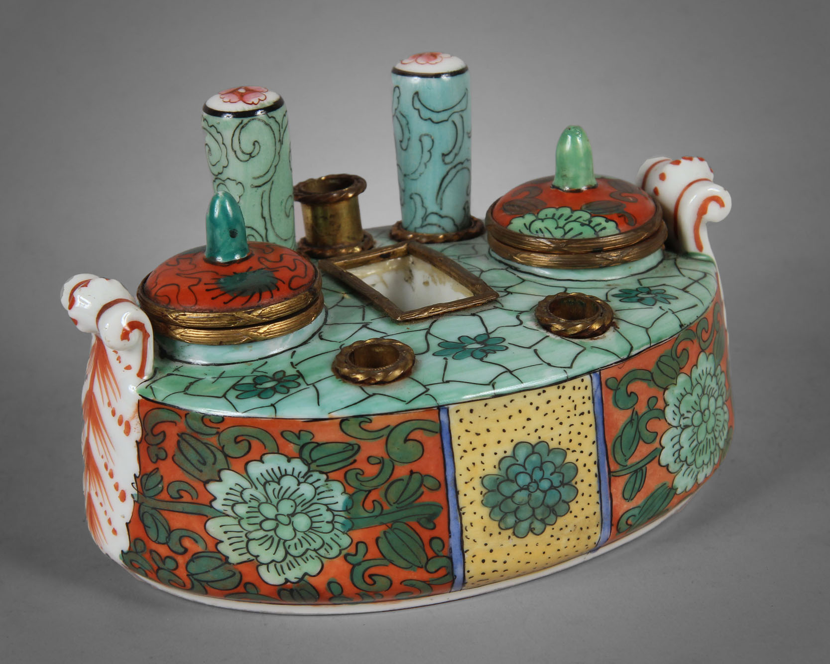  ANTIGUA PEQUEÑA ESCRIBANIA DE PORCELANA FRANCESA DE LIMOGES.