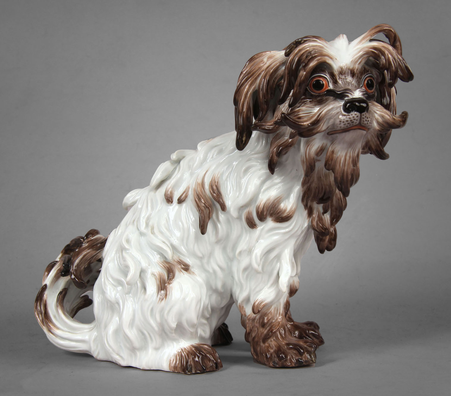  'BOLOGNESE TERRIER' DE PORCELANA ALEMANA DE MEISSEN.