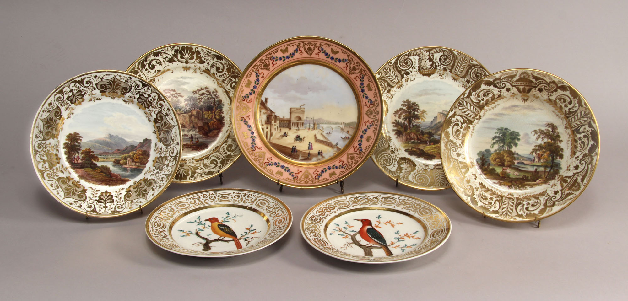  CUATRO ANTIGUOS PLATOS DE POTTERY INGLESA DE DERBY.