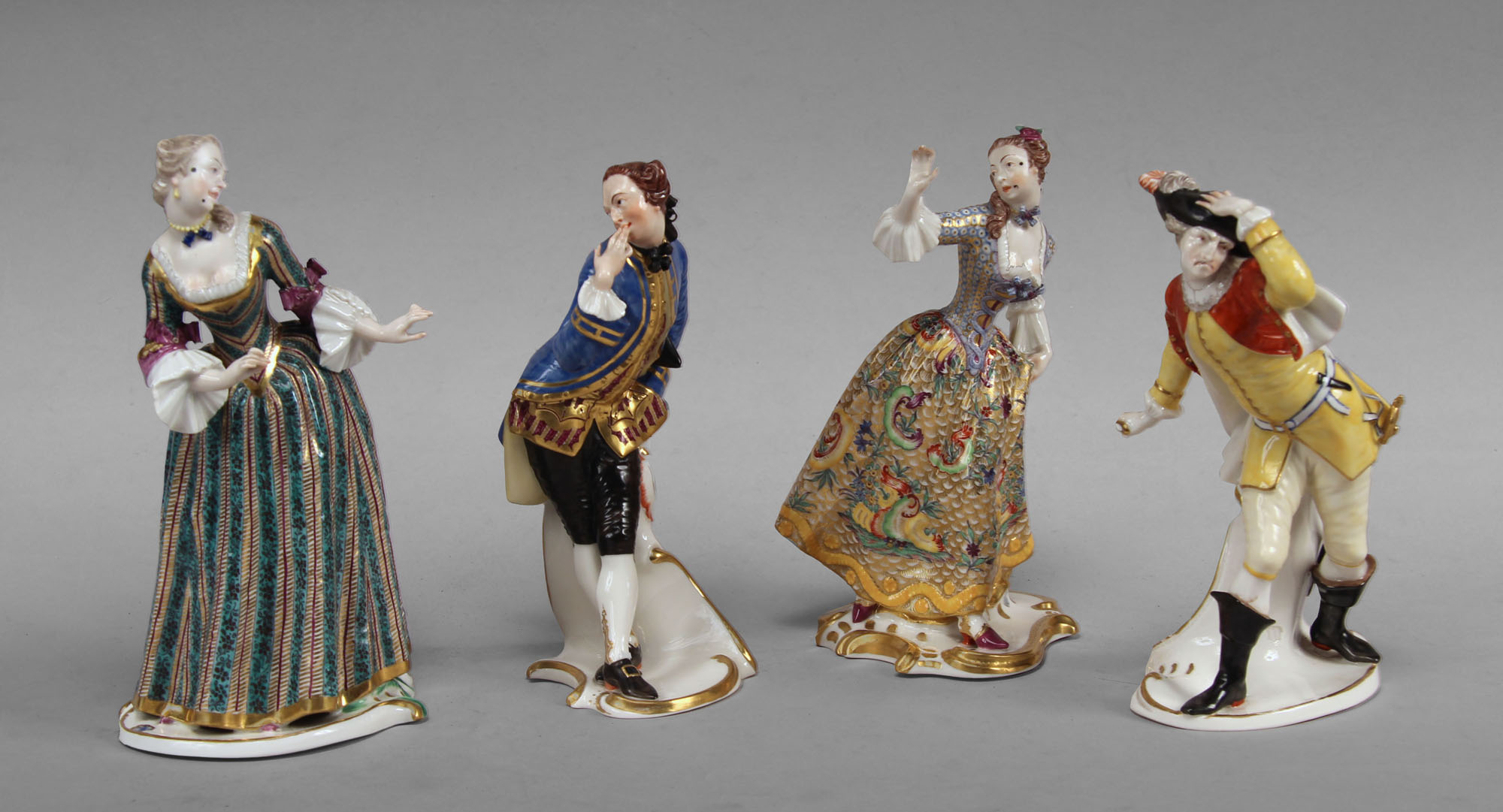  CUATRO FIGURAS DE PORCELANA ALEMANA DE NYMPHENBURG.