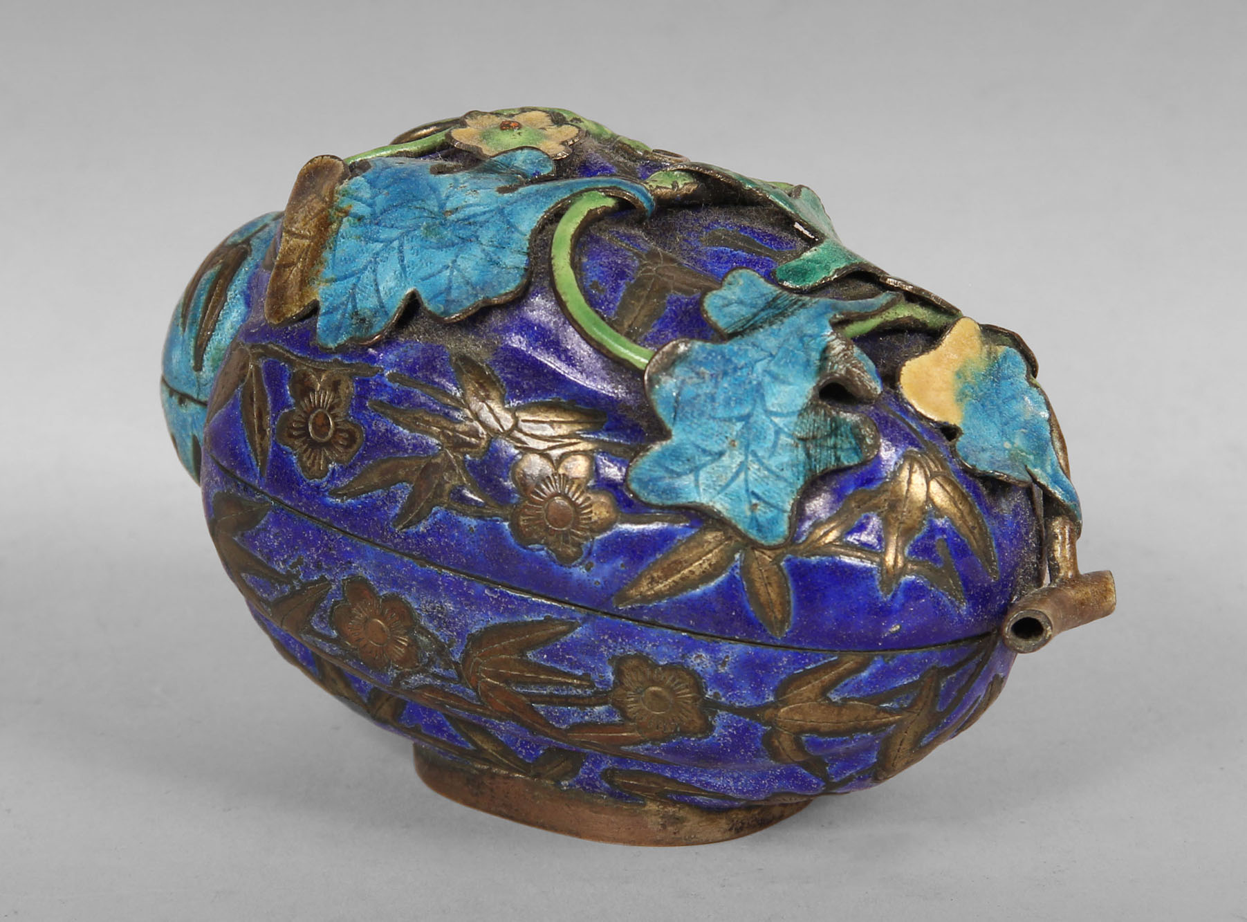  PEQUEÑA CAJA CHINA DE BRONCE ESMALTADO.