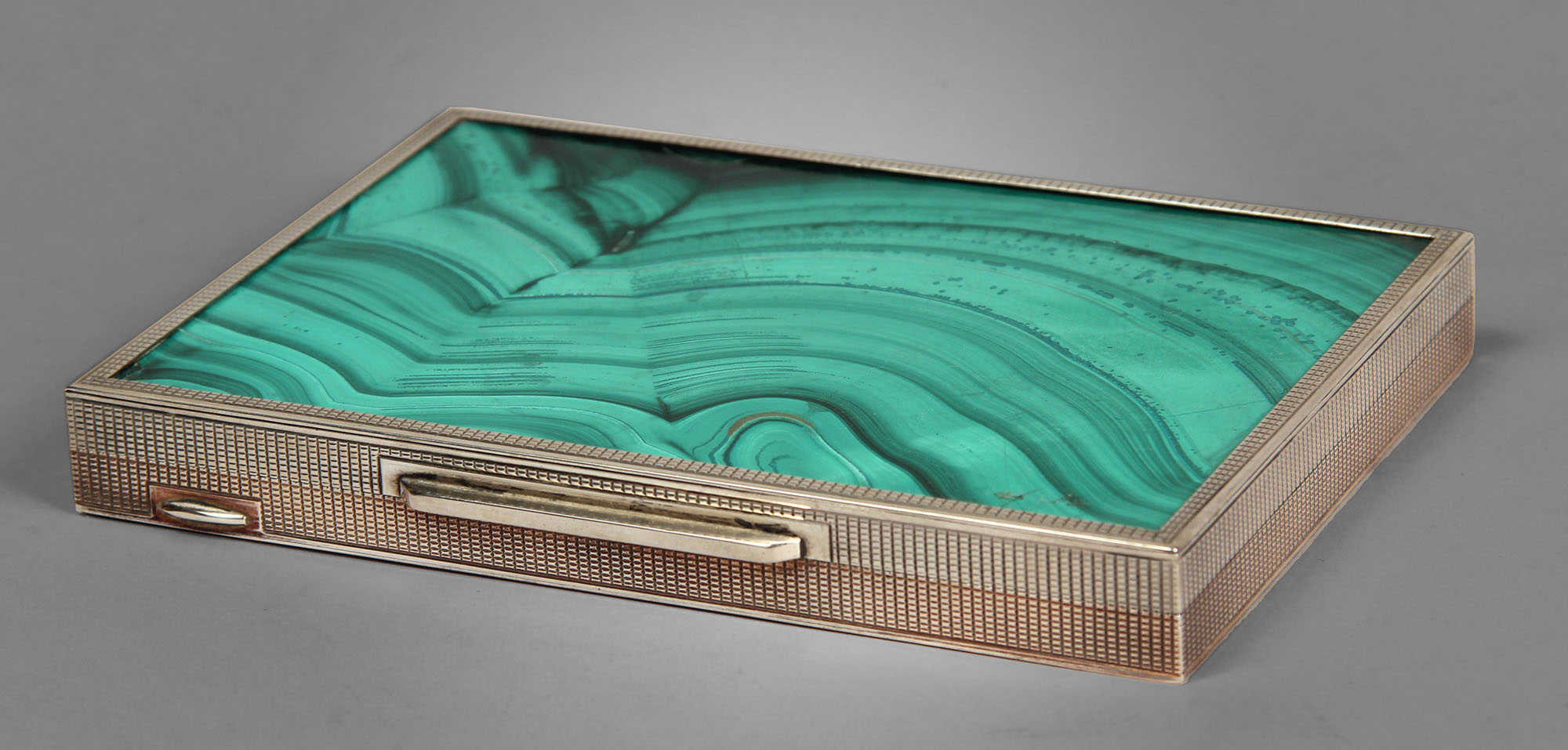  VANITY ITALIANA CON TAPA DE MALAQUITA.