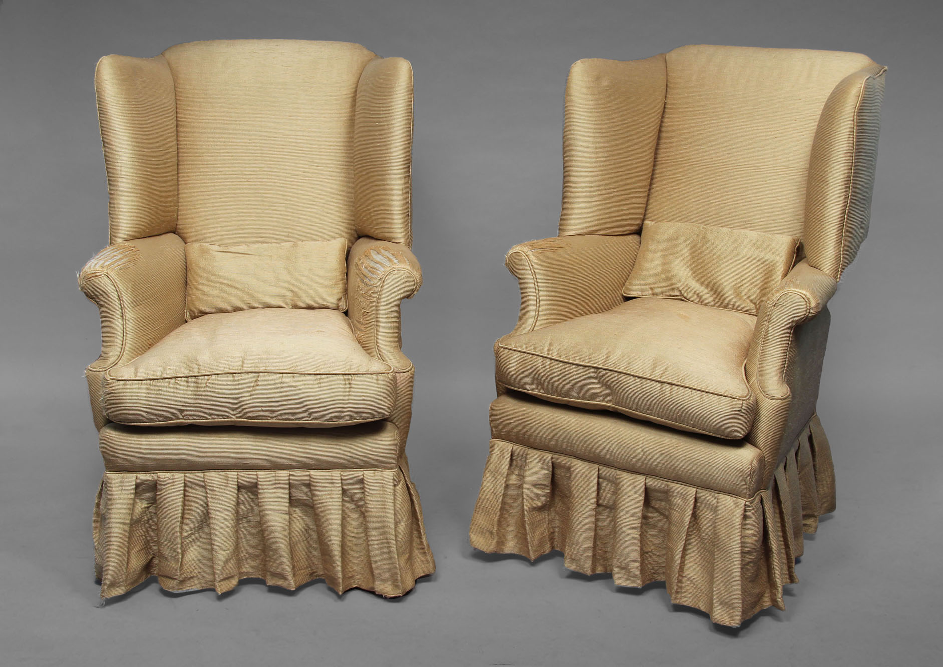  PAR DE SILLONES BERGERE DE ESTILO JACOBINO.