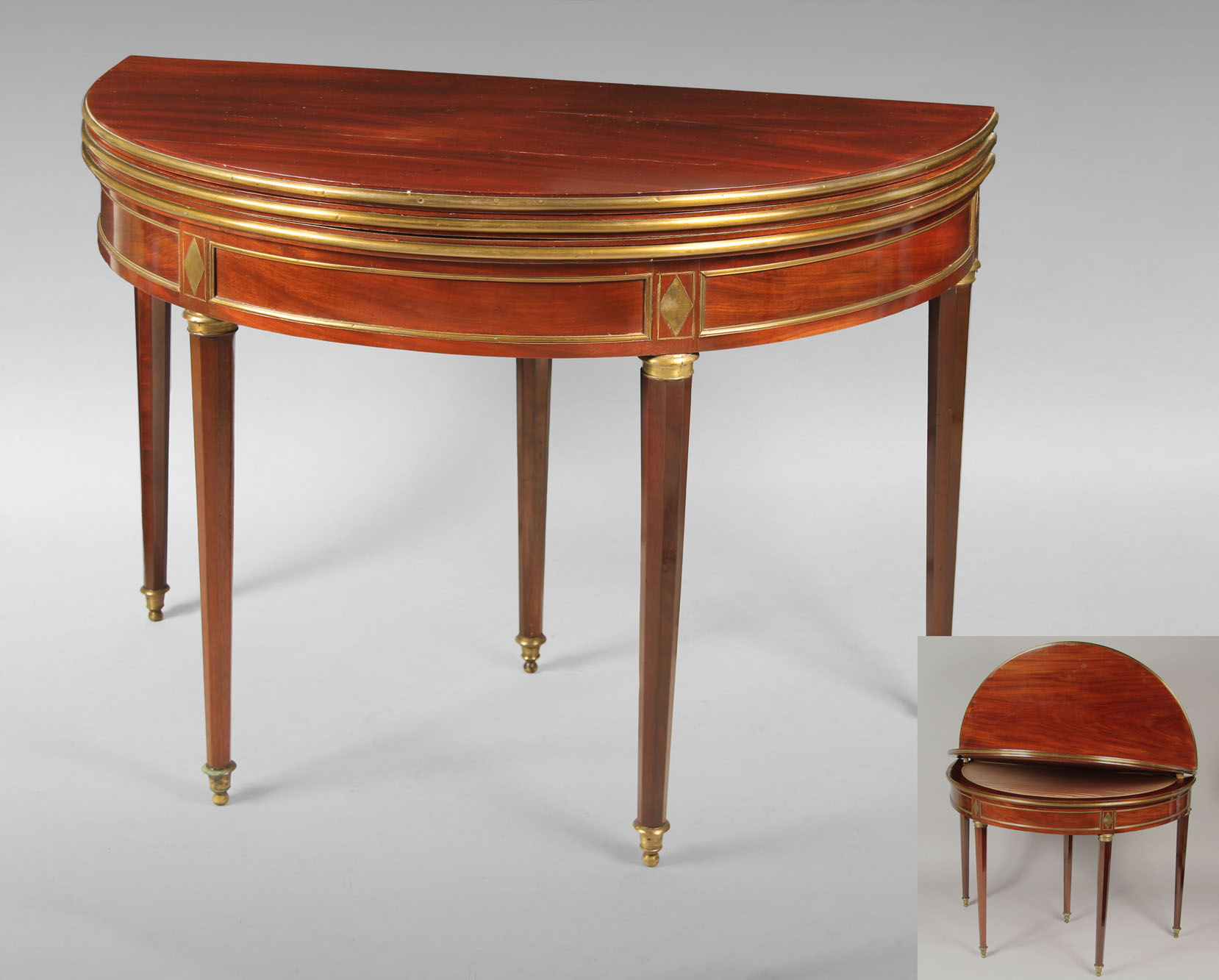 ANTIGUA MESA 'CONCERTINA' FRANCESA NEOCLASICA. ANTIGUA MESA 'CONCERTINA' FRANCESA NEOCLASICA.