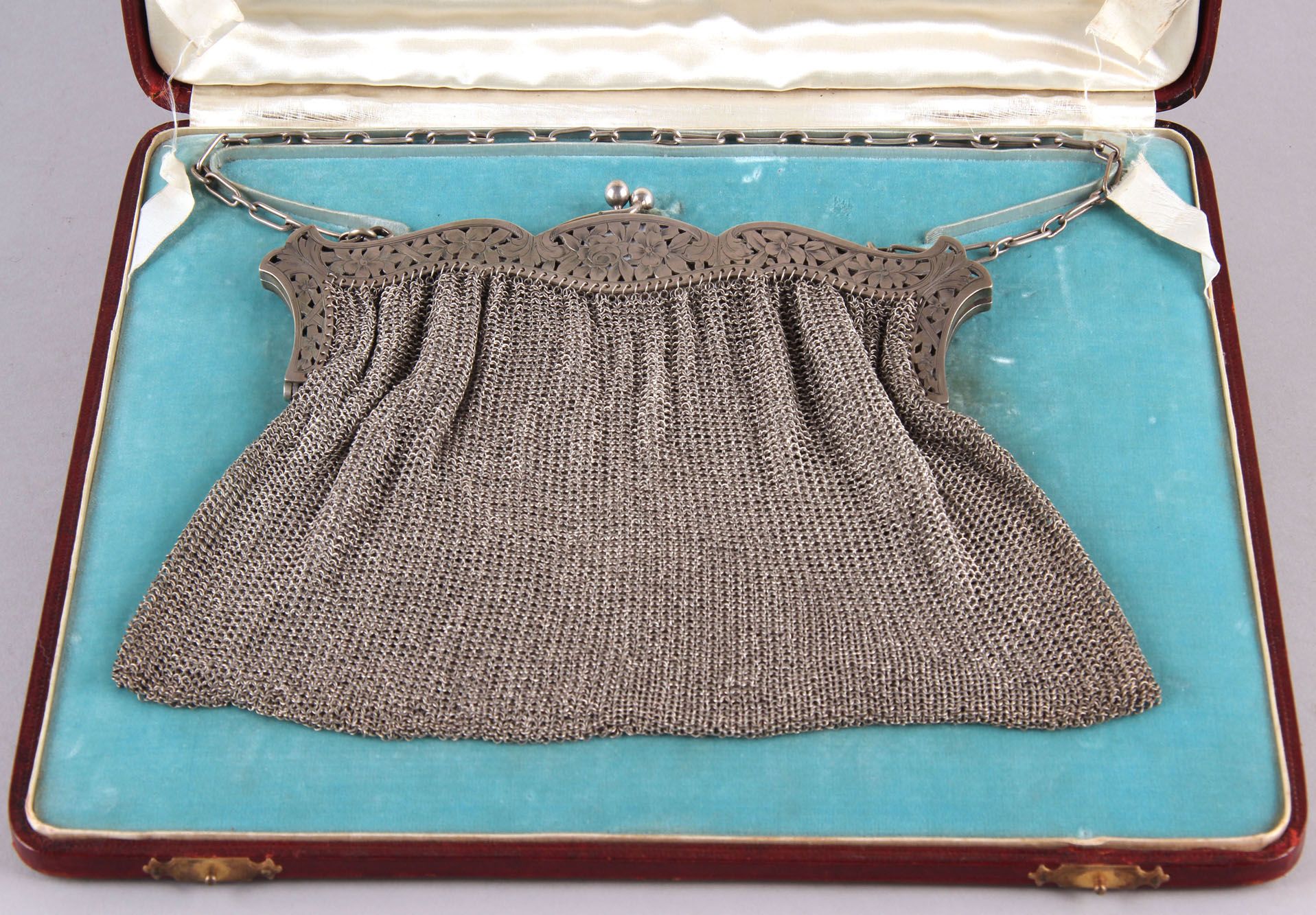  CARTERA DE PLATA EUROPEA SELLADA PARA DAMA.