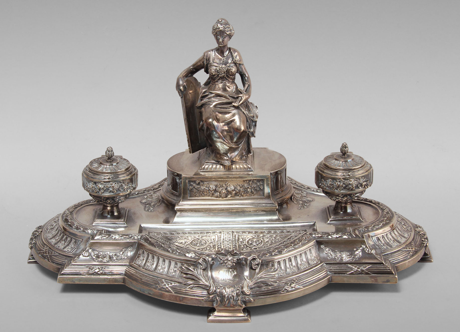  TINTERO DE PLATA FRANCESA SELLADA. 