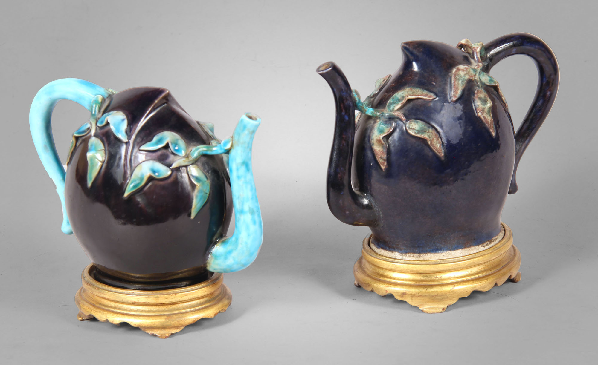  DOS ANTIGUOS 'CALOGAN WINE POTS' DE PORCELANA CHINA.