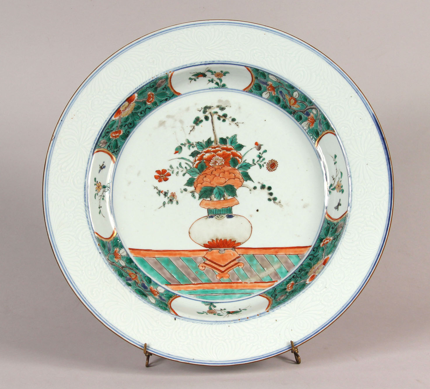  ANTIGUA FUENTE DE PORCELANA CHINA FAMILLE VERT.