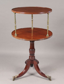 Lote 128: ANTIGUA 'DUMB-WAITER' INGLESA REGENCY.  ANTIGUA 'DUMB-WAITER' INGLESA REGENCY. 