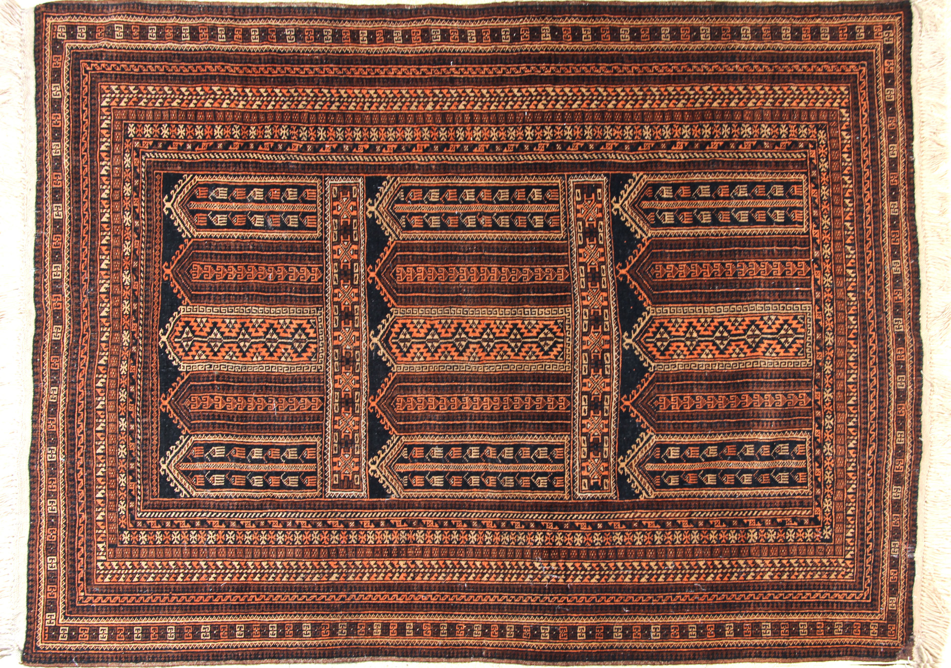 ALFOMBRA PERSA DE LANA TEJIDA A MANO. ALFOMBRA PERSA DE LANA TEJIDA A MANO.