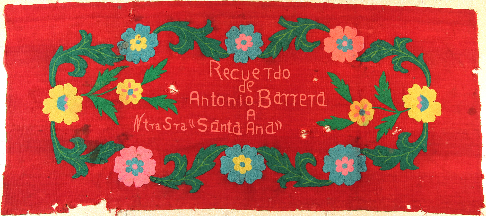  PIE DE ALTAR DE LANA CRIOLLA DE PRINCIPIOS DEL SIGLO XX. 