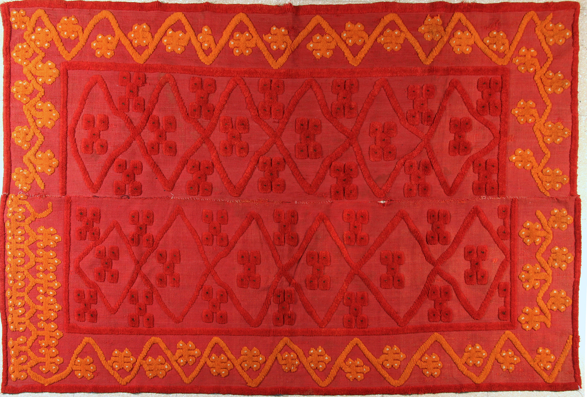  SOBRECAMA DE LANA CRIOLLA FINES DEL SIGLO XIX. 