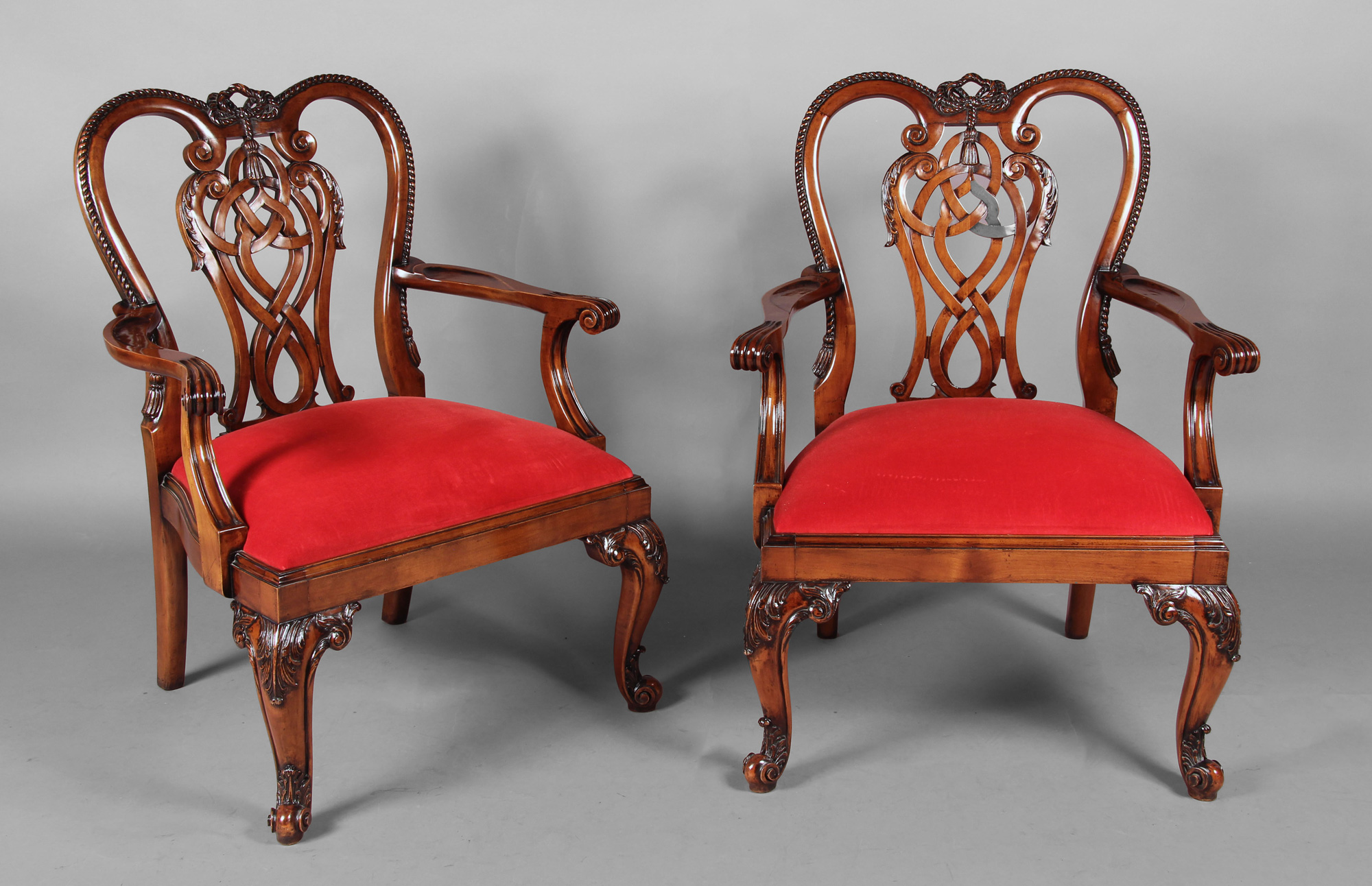 PAR DE SILLONES BAJOS DE ESTILO INGLES. PAR DE SILLONES BAJOS DE ESTILO INGLES.