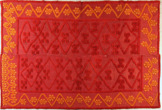 Lote 300: SOBRECAMA DE LANA CRIOLLA FINES DEL SIGLO XIX.  SOBRECAMA DE LANA CRIOLLA FINES DEL SIGLO XIX. 