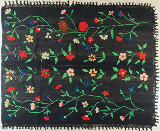 Lote 301: SOBRECAMA DE LANA CRIOLLA MEDIADOS DEL SIGLO XX.  SOBRECAMA DE LANA CRIOLLA MEDIADOS DEL SIGLO XX. 