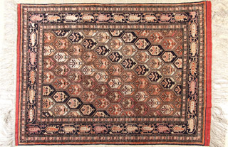 Lote 296: ALFOMBRA PERSA DE LANA TEJIDA A MANO.  ALFOMBRA PERSA DE LANA TEJIDA A MANO. 