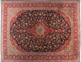 Lote 268: ALFOMBRA PERSA TABRIZ DE LANA TEJIDA A MANO.  ALFOMBRA PERSA TABRIZ DE LANA TEJIDA A MANO. 