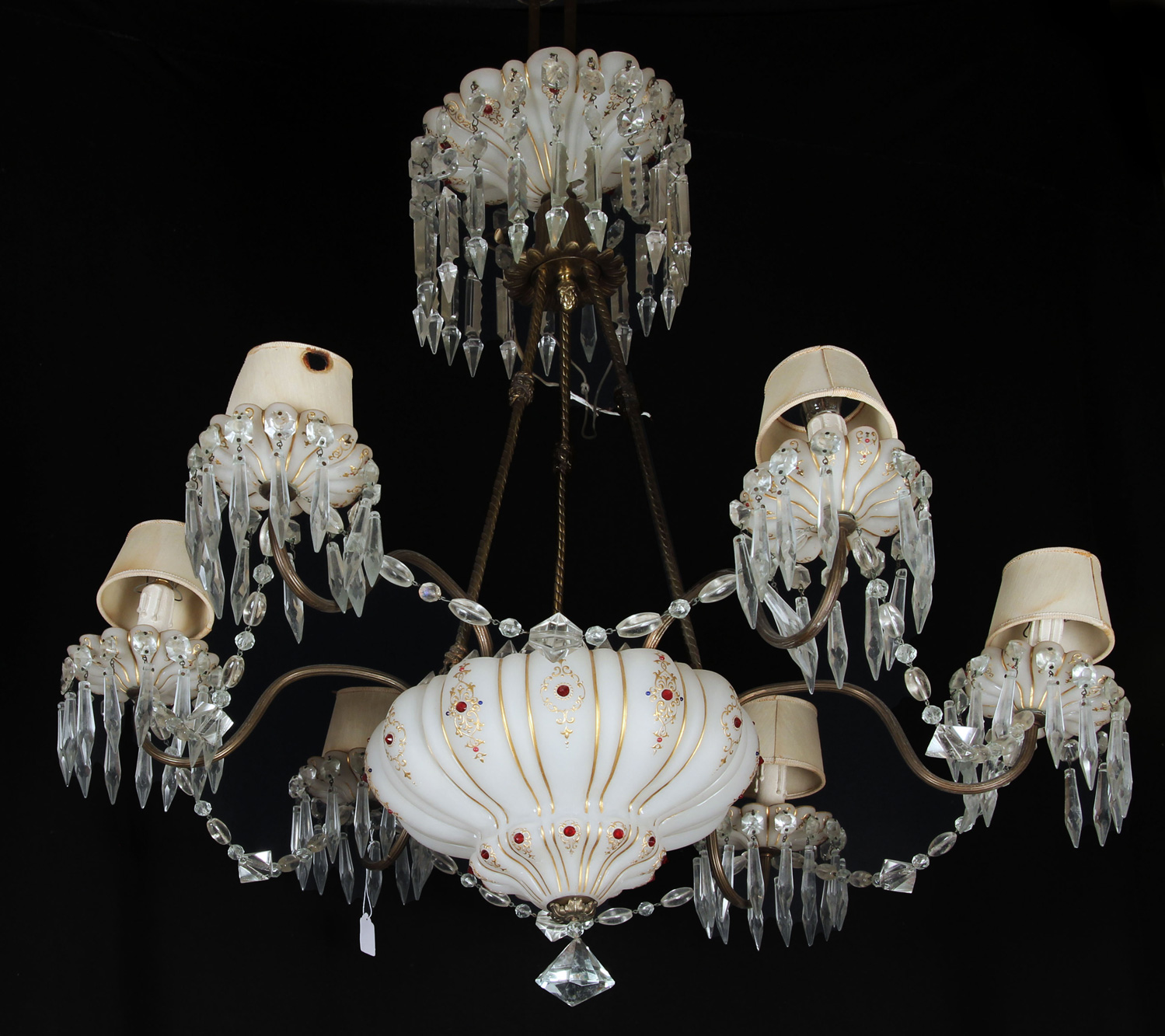 ARAÑA INGLESA CON ARMAZON DE BRONCE PATINADO. ARAÑA INGLESA CON ARMAZON DE BRONCE PATINADO.