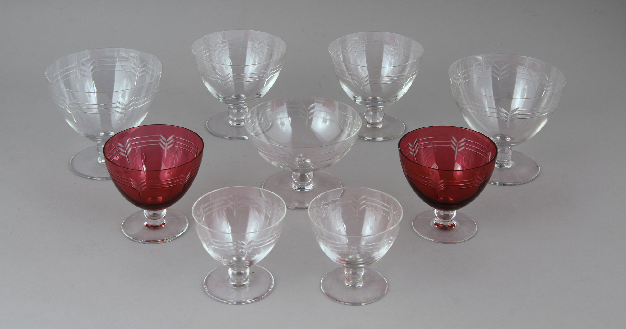 JUEGO DE COPAS FRANCESAS DE BACCARAT SELLADO. JUEGO DE COPAS FRANCESAS DE BACCARAT SELLADO.