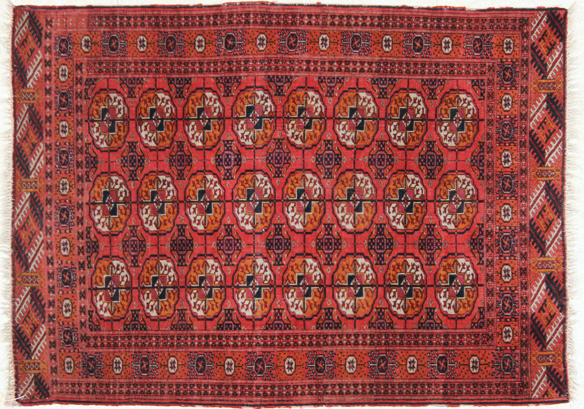  PEQUEÑA ALFOMBRA BOUCKARA DE LANA TEJIDA A MANO. 