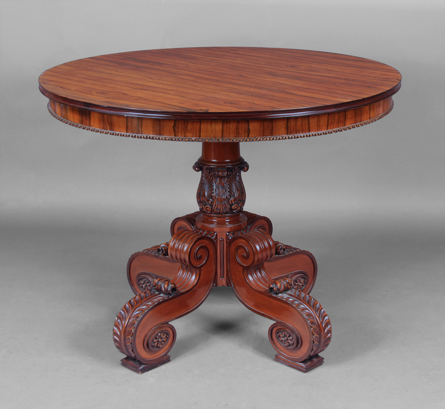 MESA CIRCULAR PARA CENTRO DE LA CASA STANFORD. MESA CIRCULAR PARA CENTRO DE LA CASA STANFORD.