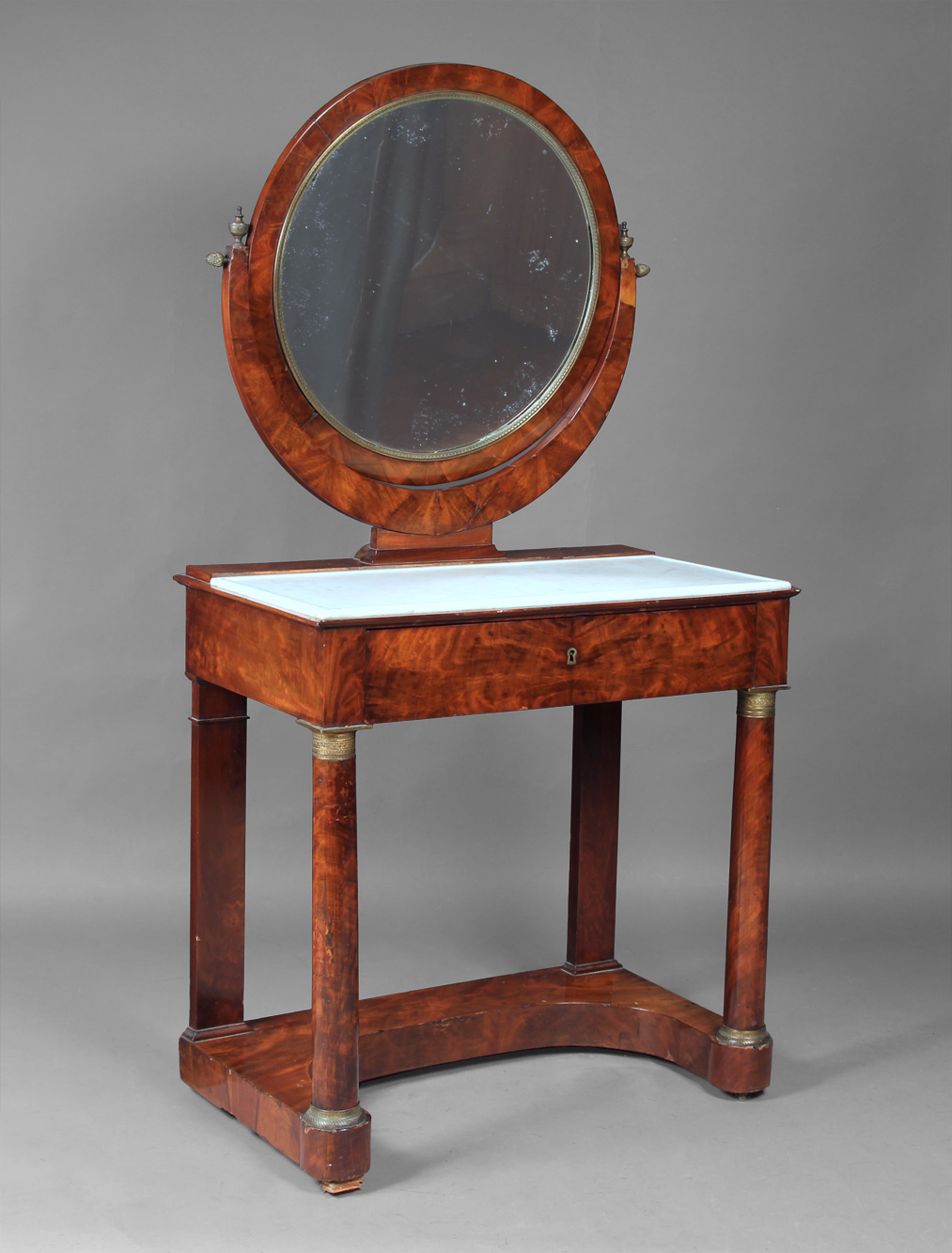 PEQUEÑO TOILETTE FRANCES DE ESTILO IMPERIO. PEQUEÑO TOILETTE FRANCES DE ESTILO IMPERIO.