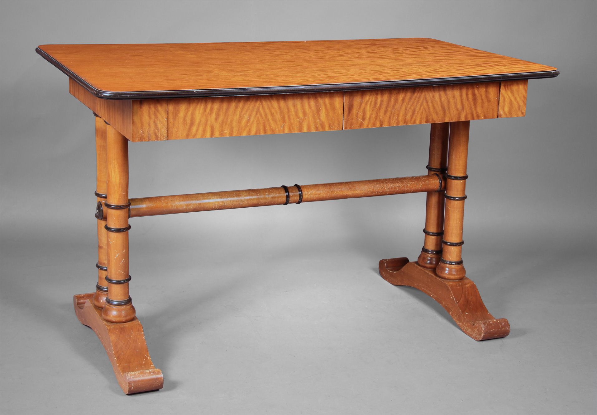 MESA ESCRITORIO DE ESTILO BIEDERMEIER. MESA ESCRITORIO DE ESTILO BIEDERMEIER.