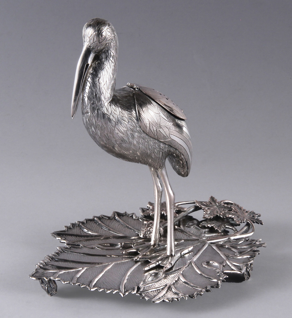 ANTIGUA FIGURA 'GARZA' CON ALAS PLEGABLES. ANTIGUA FIGURA 'GARZA' CON ALAS PLEGABLES.