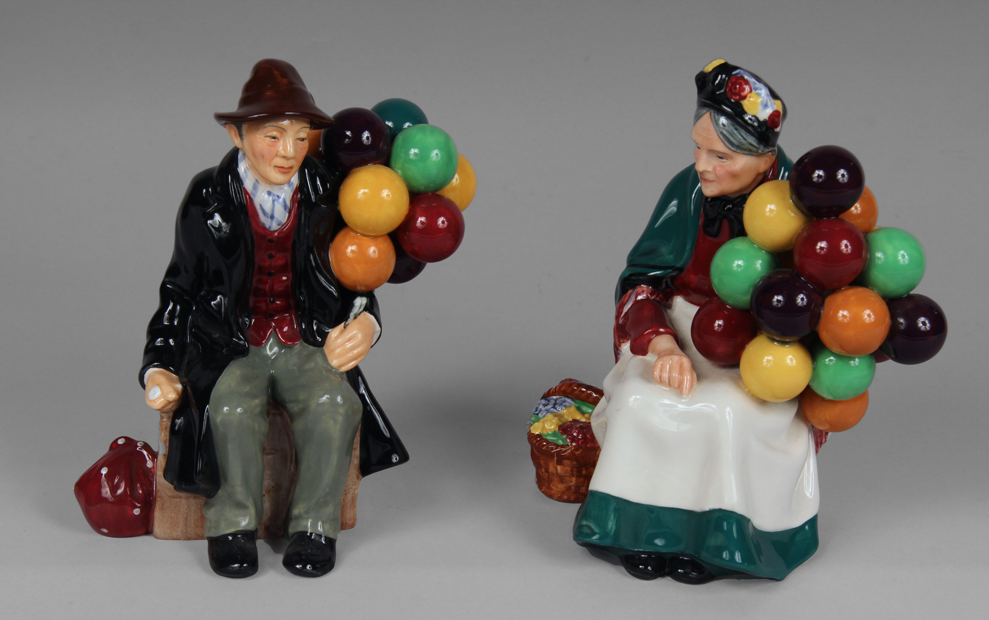 DOS FIGURAS INGLESAS DE POTTERY ROYAL DOULTON. DOS FIGURAS INGLESAS DE POTTERY ROYAL DOULTON.