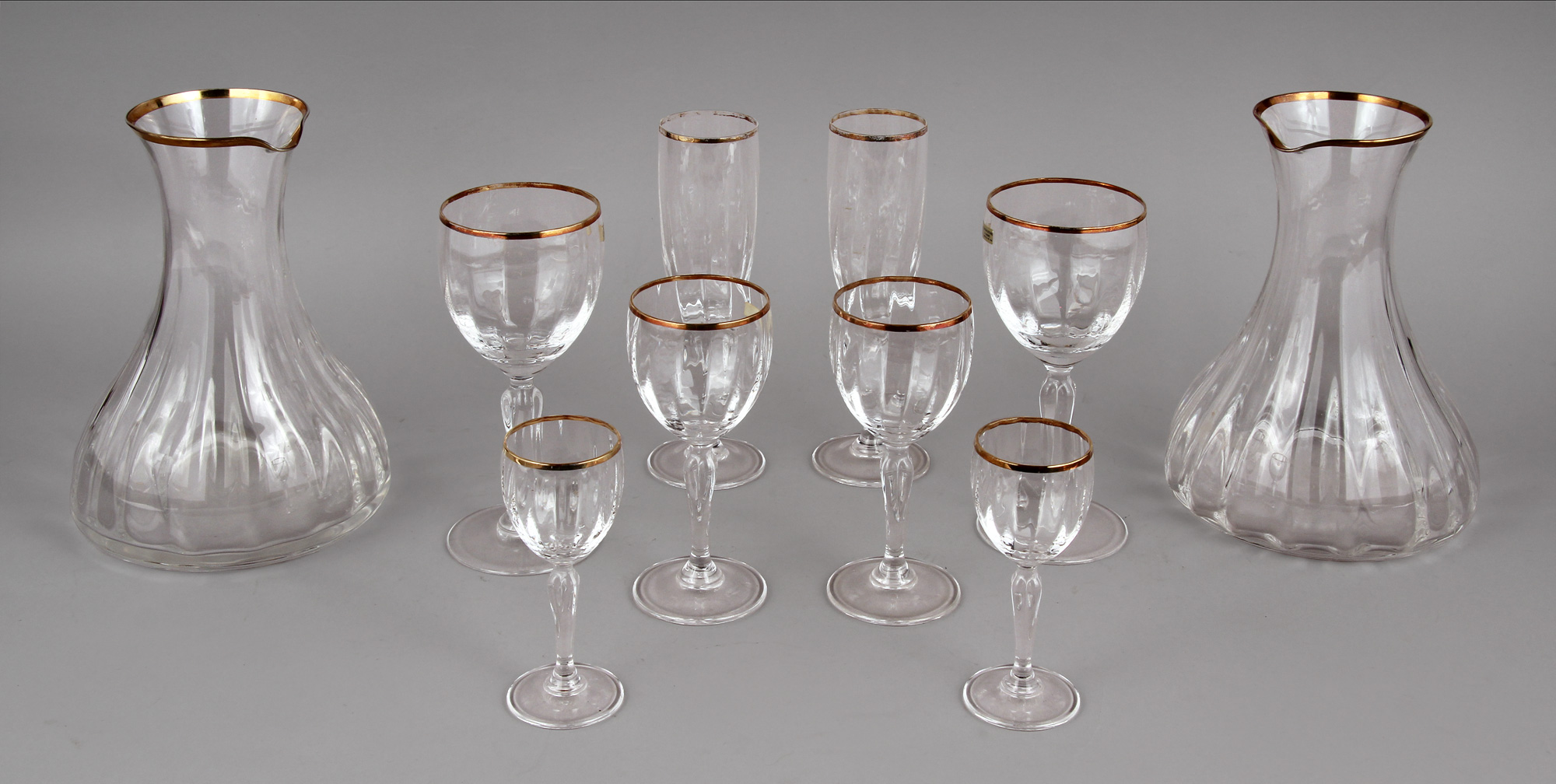 JUEGO DE COPAS ITALIANAS DE MEDIO CRISTAL MOLDURADO. JUEGO DE COPAS ITALIANAS DE MEDIO CRISTAL MOLDURADO.