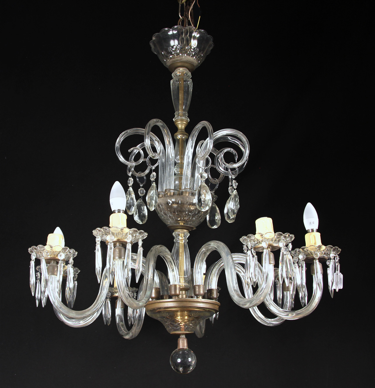 ARAÑA ESTILO INGLES DE OCHO LUCES. ARAÑA ESTILO INGLES DE OCHO LUCES.