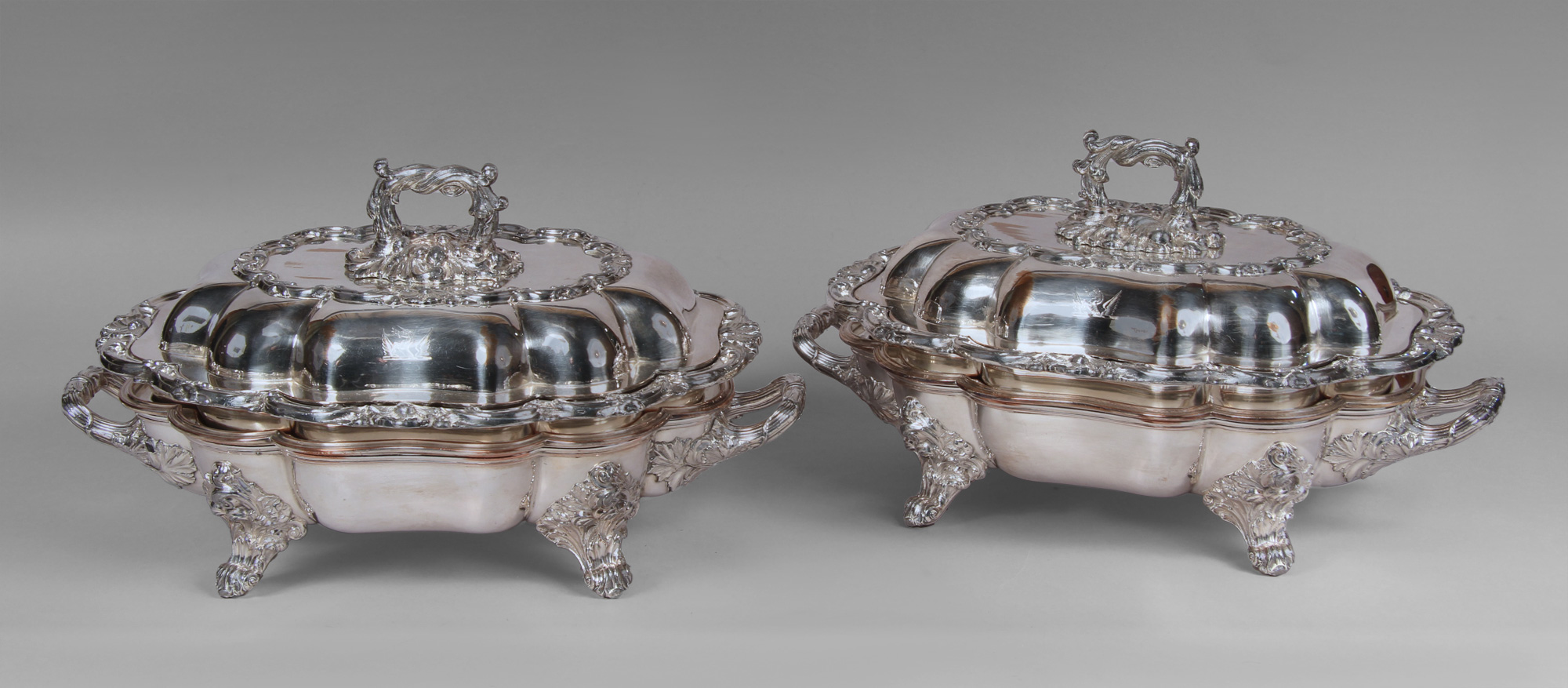 PAR DE GUISERAS INGLESAS OLD SHEFFIELD CON TAPA. PAR DE GUISERAS INGLESAS OLD SHEFFIELD CON TAPA.