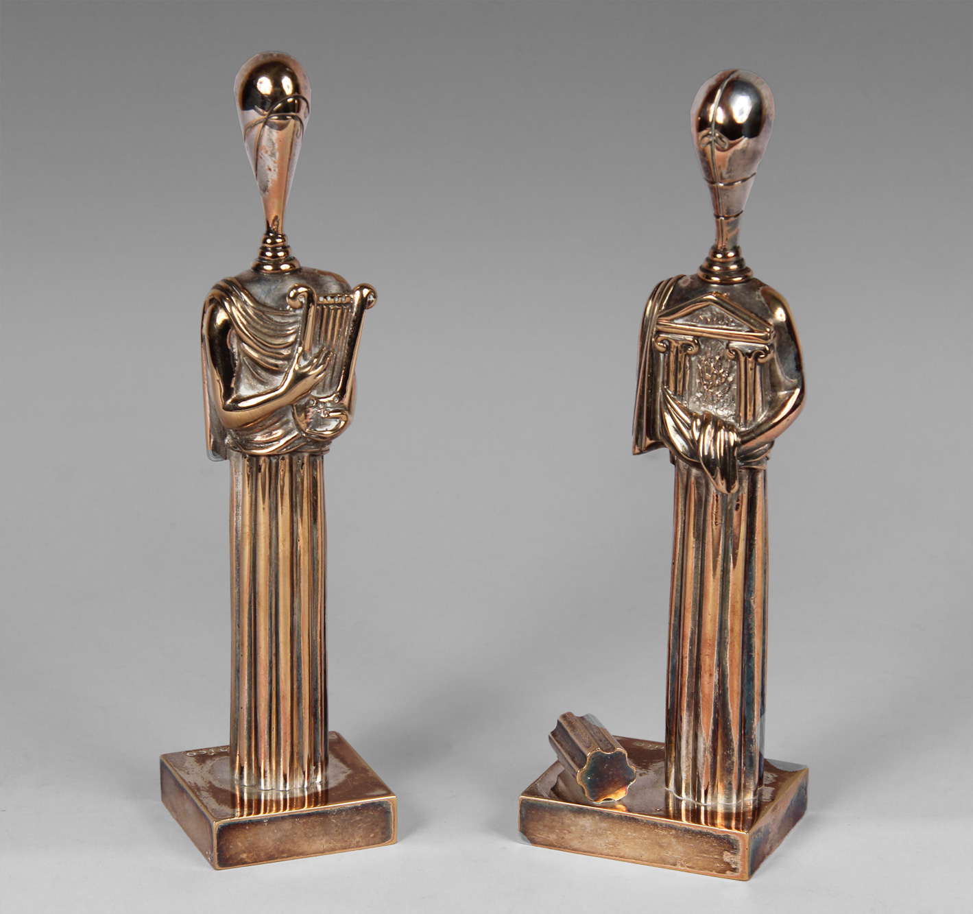 Lotes 417 y 418:
DE CHIRICO, Giorgio: 'MUSA DE LA MUSICA'
DE CHIRICO, Giorgio: 'MUSA DE LA ARQUITECTURA' Lotes 417 y 418:
DE CHIRICO, Giorgio: 'MUSA DE LA MUSICA'
DE CHIRICO, Giorgio: 'MUSA DE LA ARQUITECTURA'