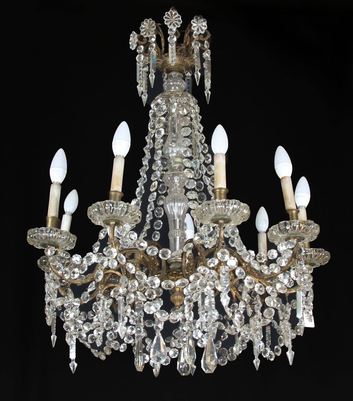 PEQUEÑA ARAÑA CON ARMAZON DE BRONCE DORADO. PEQUEÑA ARAÑA CON ARMAZON DE BRONCE DORADO.