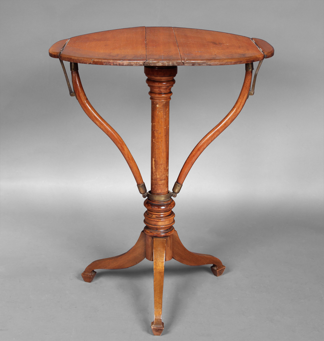 CURIOSA MESA INGLESA ANTIGUA PARA LECTURA. CURIOSA MESA INGLESA ANTIGUA PARA LECTURA.