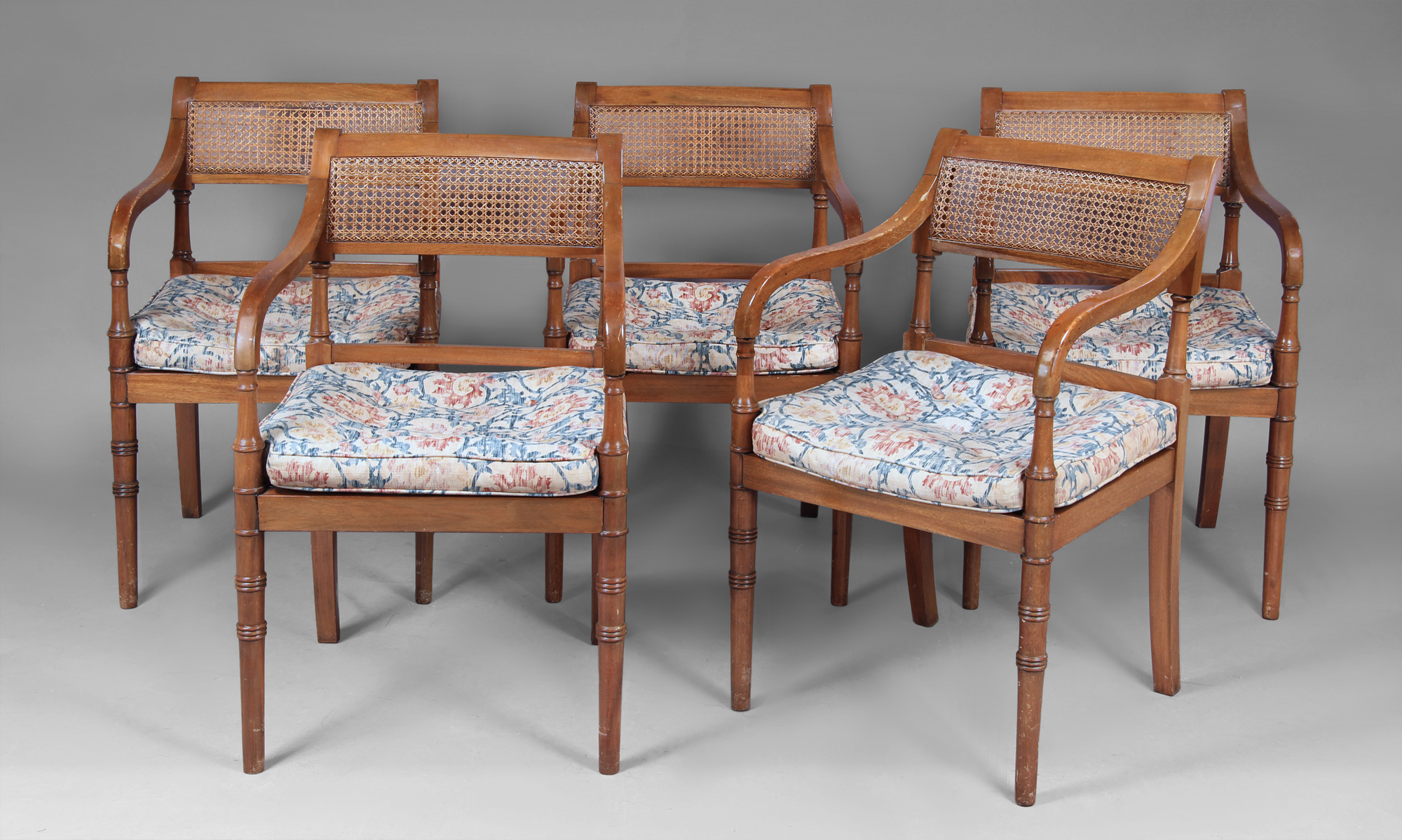 JUEGO DE ESTILO INGLES PARA COMEDOR. JUEGO DE ESTILO INGLES PARA COMEDOR.