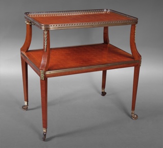 Lote 230: MESA CARRITO DE ESTILO FRANCES PARA TE.  MESA CARRITO DE ESTILO FRANCES PARA TE. 