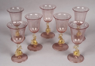 Lote 569: OCHO COPAS VENECIANAS MANUFACTURA DE MURANO.  OCHO COPAS VENECIANAS MANUFACTURA DE MURANO. 