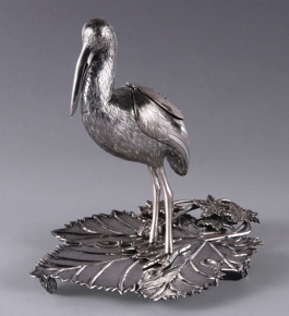 Lote 369: ANTIGUA FIGURA 'GARZA' CON ALAS PLEGABLES. ANTIGUA FIGURA 'GARZA' CON ALAS PLEGABLES.