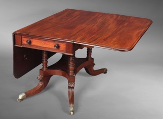 Lote 160: ANTIGUA MESA INGLESA DE ALETAS VOLCABLES. ANTIGUA MESA INGLESA DE ALETAS VOLCABLES.