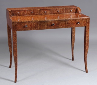 Lote 177: PEQUEÑO ESCRITORIO DE ESTILO ART DECO.  PEQUEÑO ESCRITORIO DE ESTILO ART DECO. 