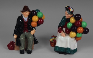 Lote 468: DOS FIGURAS INGLESAS DE POTTERY ROYAL DOULTON.  DOS FIGURAS INGLESAS DE POTTERY ROYAL DOULTON. 