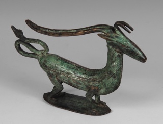 Lote 452: ANTIGUA FIGURA ORIENTAL DE BRONCE PATINADO.  ANTIGUA FIGURA ORIENTAL DE BRONCE PATINADO. 