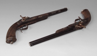 Lote 432: PAR DE ANTIGUAS PISTOLAS BELGAS PARA DUELO.  PAR DE ANTIGUAS PISTOLAS BELGAS PARA DUELO. 