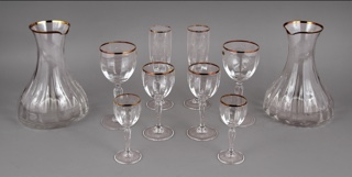 Lote 454: JUEGO DE COPAS ITALIANAS DE MEDIO CRISTAL MOLDURADO.  JUEGO DE COPAS ITALIANAS DE MEDIO CRISTAL MOLDURADO. 