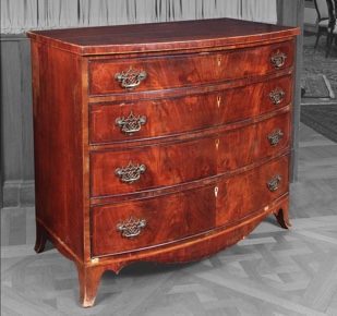 Lote 172: ANTIGUA COMODA INGLESA ESTILO GEORGIAN.  ANTIGUA COMODA INGLESA ESTILO GEORGIAN. 